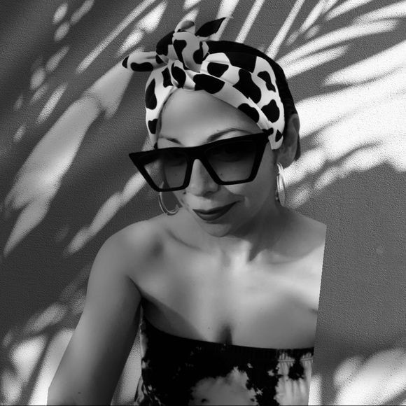 Meet your Posher, Desiree - Picture 2 of 3